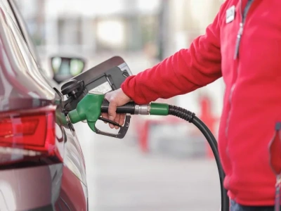 Diesel drożeje mimo spadków w hurcie. Co dalej z cenami paliw?