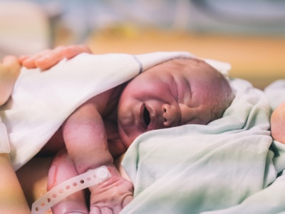 Immunizacja przeciw RSV dla wszystkich noworodków. 