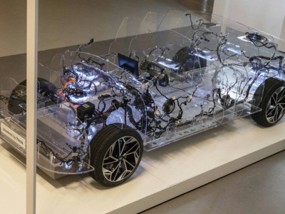 Od 2029 roku samochody koncernu Hyundai z instalacją 48 V zamiast 12 V. Roboty też. Mnóstwo zalet, minimum wad