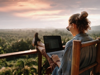 Laptop na podróż i do pracy zdalnej? Sprawdzamy kompaktowe notebooki do 13 cali