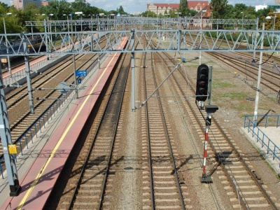 Kolejarze wyjdą na ulice, blokady dróg w 17 lokalizacjach. Żądają zmian, inaczej będzie paraliż