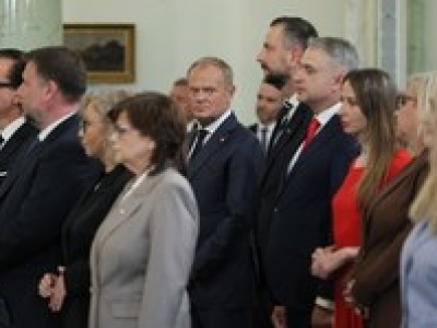 Tusk wbił szpilkę prezydentowi na zaprzysiężeniu rządu