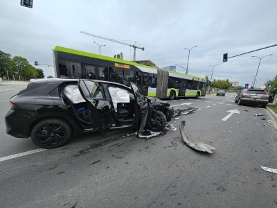 Wypadek na ruchliwym skrzyżowaniu w Olsztynie. Poszkodowane dzieci [ZDJĘCIA]