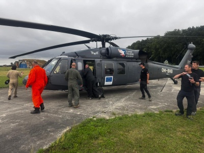 Black Hawk z czeskimi strażakami leci gasić pożary w Bułgarii