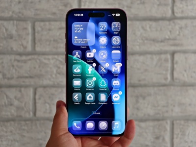 Pobrałem iOS 26 Public Beta, byście Wy nie musieli. Co z tym Liquid Glass?