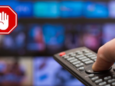 Ten symbol na telewizorze to podwójny rachunek za prąd – oto, jak tego uniknąć