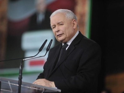 PiS odpala aplikację Biało-Czerwoni. Kaczyński ogłasza nowy kurs partii