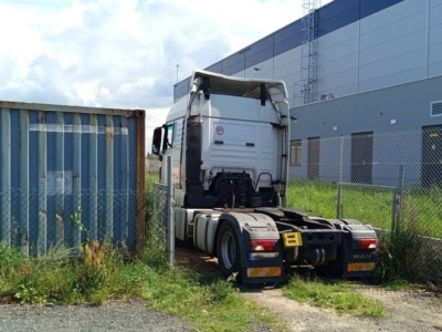 Wynajęli ciężarówkę i ukradli z zakładów mięsnych ponad 18 ton wyrobów