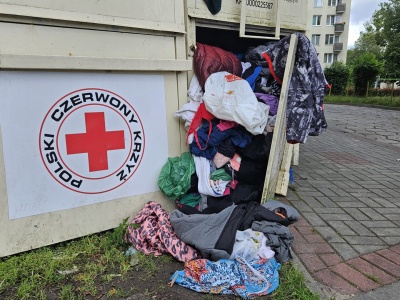 To koniec kontenerów z logo PCK? „Nasza organizacja w przyszłości może nie być już obecna w przestrzeni publicznej”