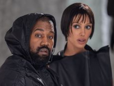 Tak Bianca Censori wyglądała, zanim zaczął rozbierać ją Kanye West. Na starych zdjęciach JEST NIE DO POZNANIA
