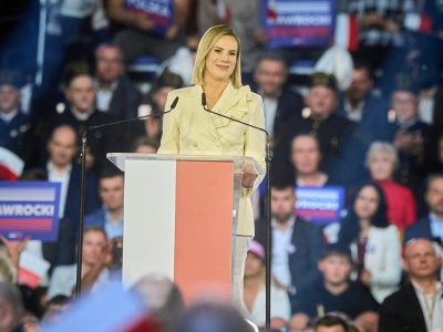 Zarobki Marty Nawrockiej. Od 6 sierpnia duża zmiana. Co z jej wynagrodzeniem?