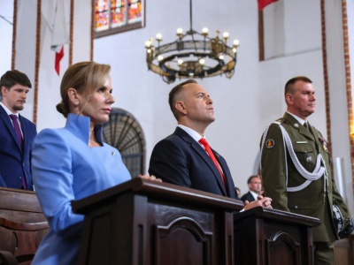 Nacjonalista o kontrowersyjnej przeszłości. Zagraniczne media o Karolu Nawrockim