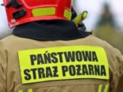 Pożar na terenie budowy miejskiego basenu w Otwocku – akcja straży pożarnej trwa