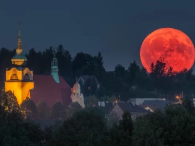 Zbożowy Księżyc – sierpniowa pełnia i superksiężyc 2025 roku