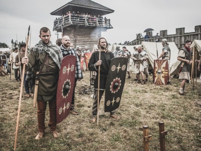 57. Dymarki w Nowej Słupi, czyli Rzymianie kontra barbarzyńcy