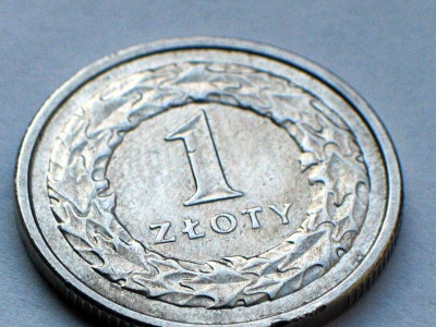 Złoty odrobił część strat, obligacje bez większych zmian