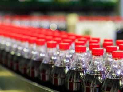 Coca-Cola prezentuje najnowsze wyniki ESG. 37 proc. emisji CO2 mniej