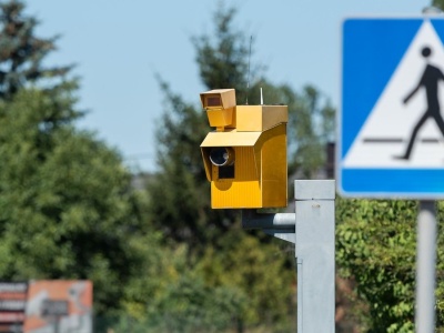 Pojechał zbyt szybko i nie otrzymał mandatu. Uratował go jeden szczegół