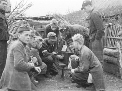 8 sierpnia 1944 roku rozpoczęła nadawanie powstańcza radiostacja „Błyskawica”