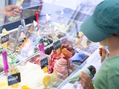 „Naturalne” tylko z nazwy. Niepokojące wyniki kontroli lodów