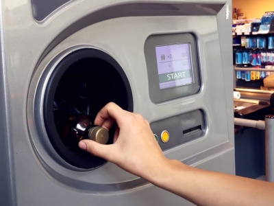System kaucyjny dobrowolny. Nie ma miejsca na brudne i stare butelki