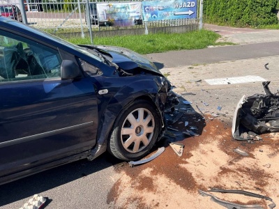 Ale peszek. Roztrzaskał dwa auta i zapłaci majątek