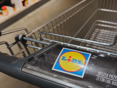Lidl i Biedronka robią cię w bambuko. Takie stosują na tobie triki