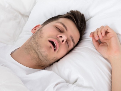 Rozmawiasz przez sen? Nie jesteś sam! Robi to nawet co drugi człowiek