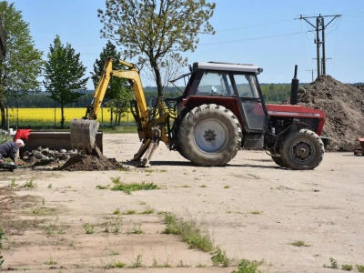 Czy właściciel gruntów rolnych niezdolny do pracy otrzyma rentę socjalną?