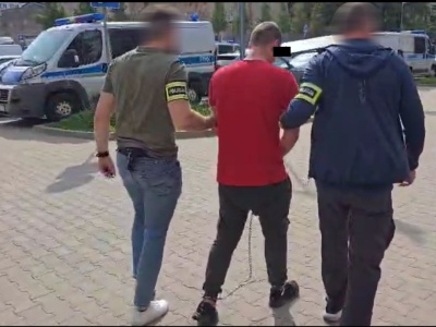 Szokujące sceny przed dworcem w Łodzi. 35-latek miał zgwałcić znacznie młodszą kobietę