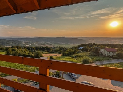 Wieża w Dąbrówce Szczepanowskiej. Widoki na Tatry