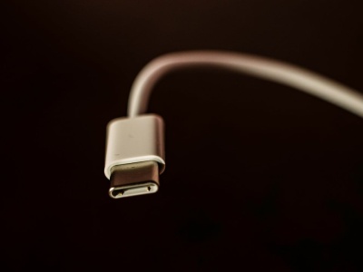 Port USB-C w iPhonie to większa wygoda, ale okazuje się, że także potencjalne zagrożenie