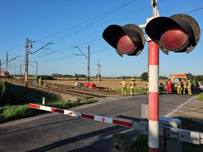 Wypadek na przejeździe kolejowym. Nie żyje policjant