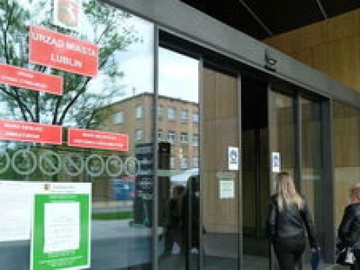 Chcesz załatwić urzędową sprawę w piątek? Lepiej wybierz inny termin