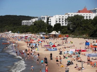 Nie tylko sinice, ale i bakterie w Bałtyku. Sześć plaż zamkniętych nad morzem i jeziorami