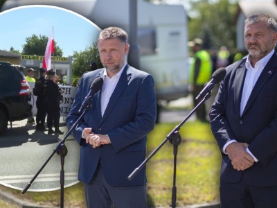 Krzyki na konferencji prasowej. Ministrowie przerwali wystąpienie