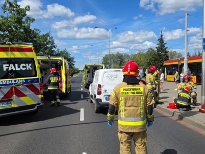 Wjechał w pieszych w Warszawie. Nie żyje jedna osoba