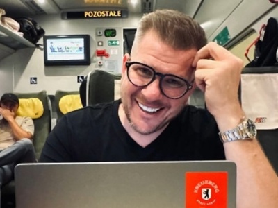 Filip Chajzer przełamuje stereotypy? Niewiarygodne, co napisał o PKP