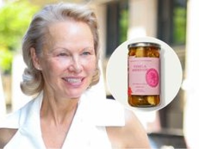 Pamela Anderson sprzedaje własne ogórki. Woła za nie 160 zł