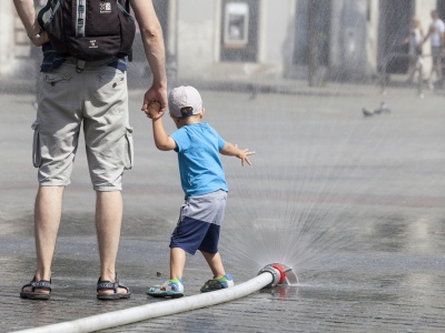 Upały bardziej szkodzą mniej zamożnym. „Bycie biednym jest zabójcze”