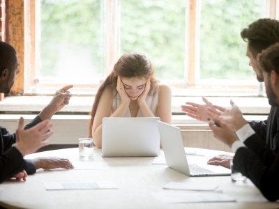 Dlaczego najbardziej toksyczni pracownicy często wyglądają jak najlepsi. „Perfekcyjnie tworzą swój wizerunek, dewastując zespoły”
