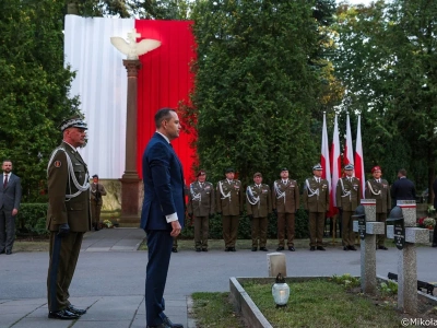 Hołd dla bohaterów 1920 roku. Prezydent wziął udział w Apelu Pamięci na Powązkach