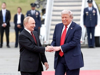 Szczyt Trump–Putin na Alasce. Uścisnęli dłonie. Nie będą rozmawiać w cztery oczy