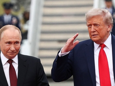 Niewygodne pytania do Putina, czerwony dywan i historyczny gest Trumpa. To działo się, zanim zamknięto drzwi