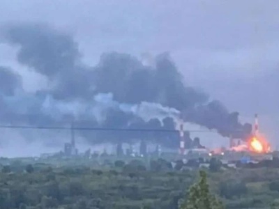 Zbombardowana rafineria wstrzymała pracę. Benzyna znów będzie droższa?
