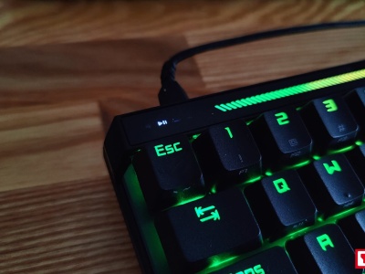 Iqunix EZ75, czyli nowa gamingowa klawiatura, która zaskakuje magnetycznymi przełącznikami