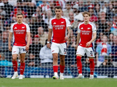 Media: Arsenal wycenił Jakuba Kiwiora. Polak rozchwytywany
