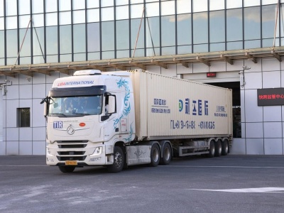 Chińskie ciężarówki na trasach do Azji i Europy