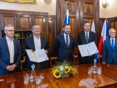 Do Krakowa trafi 30 nowych tramwajów dwukierunkowych. Umowa podpisana