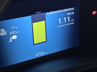 Kupowanie samochodu elektrycznego za pomocą cennika ładowania. Niestety